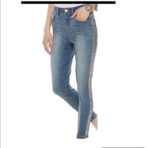NWT SO High Rise Stretch Ankle Jeans size 7